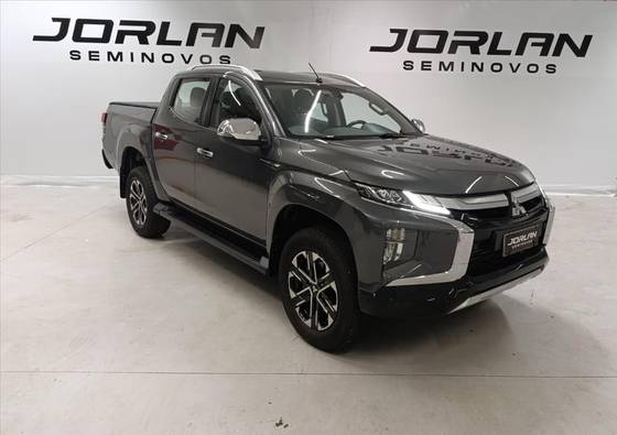 MITSUBISHI L200 TRITON 2.4 16V TURBO DIESEL SPORT HPE-S CD 4P 4X4 AUTOMÁTICO
